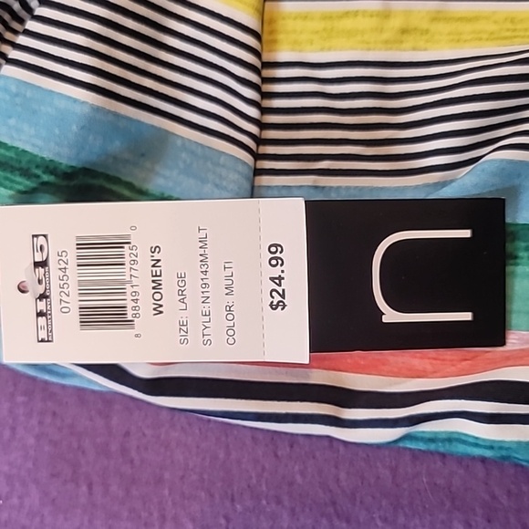 0763. NWTs ~ Big 5 ~ Shelf Bra ~ Removable Pads ~ Large - Picture 4 of 8